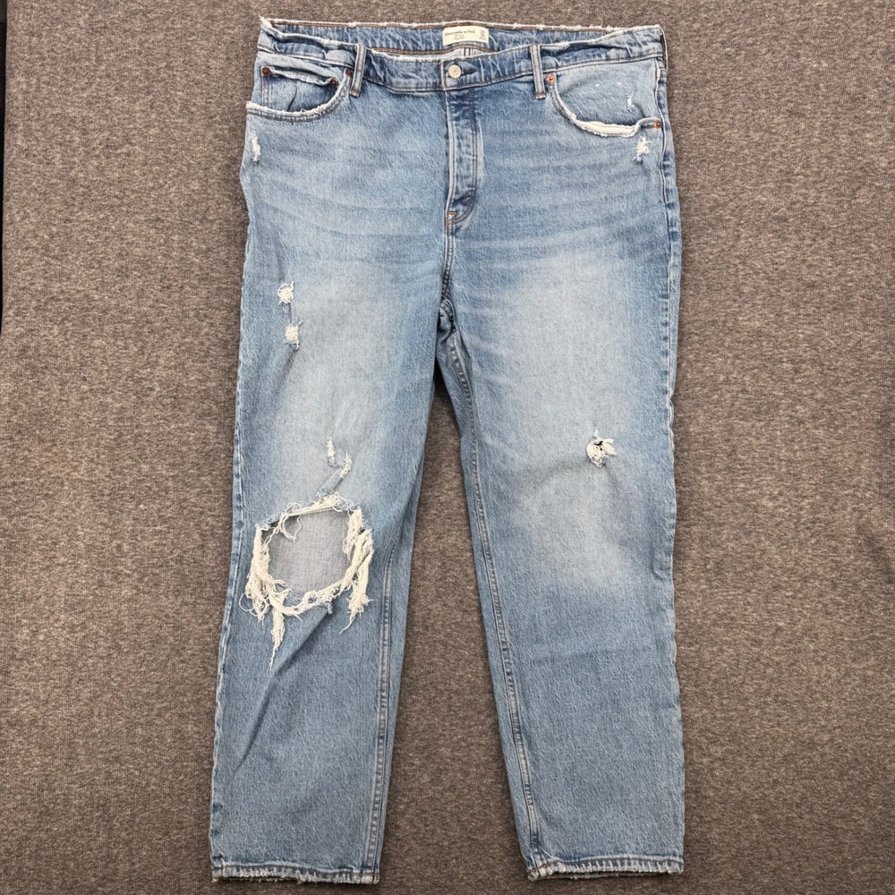 Abercrombie & Fitch The Dad High Rise‎ Distressed Straight Leg Jeans 18R Light
